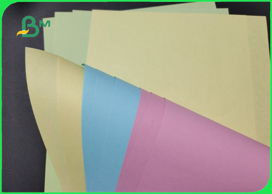 ورق کارت بریستول رنگی 240gsm 300gsm بدون رنگ برای صنایع دستی صاف