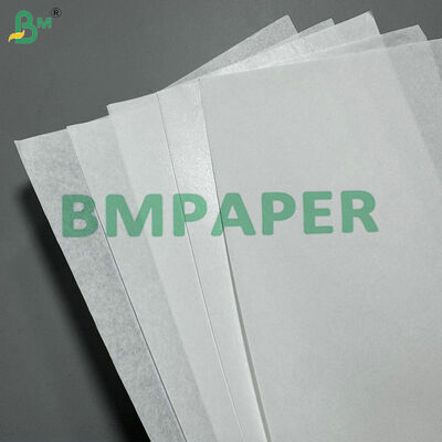 چاپی عالی و سفتی با کیفیت بالا یک طرفه درخشان 30gsm 40gsm کاغذ کرافت سفید برای کیسه ها